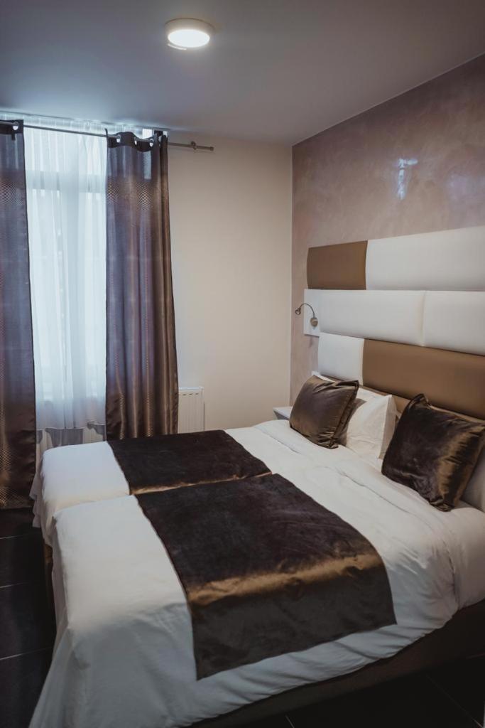 Hotel Onyx Expo Jette Exterior photo