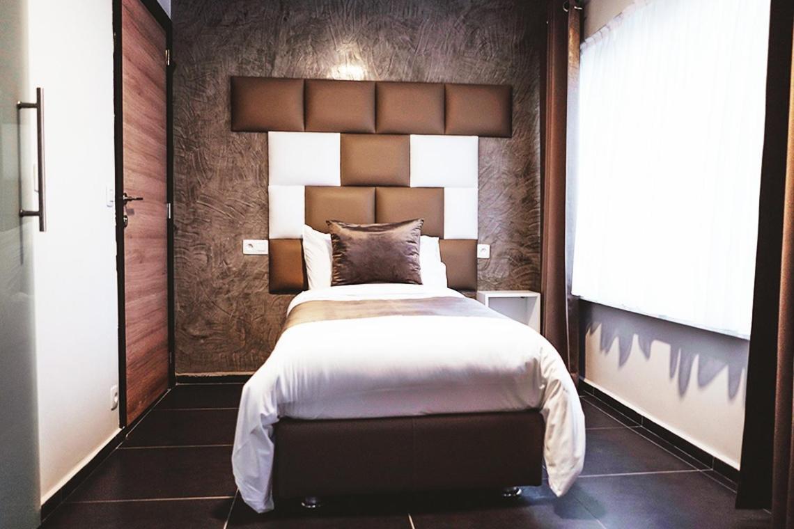 Hotel Onyx Expo Jette Room photo